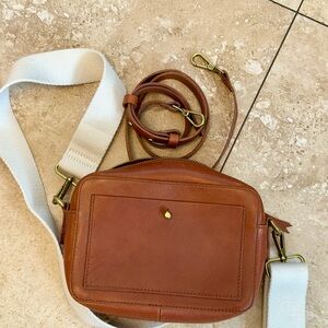 Madewell Transport Camera Bag- purse- saddle brown- like new